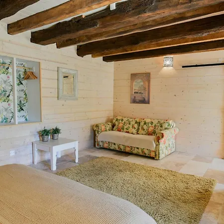 Holiday home Damour *